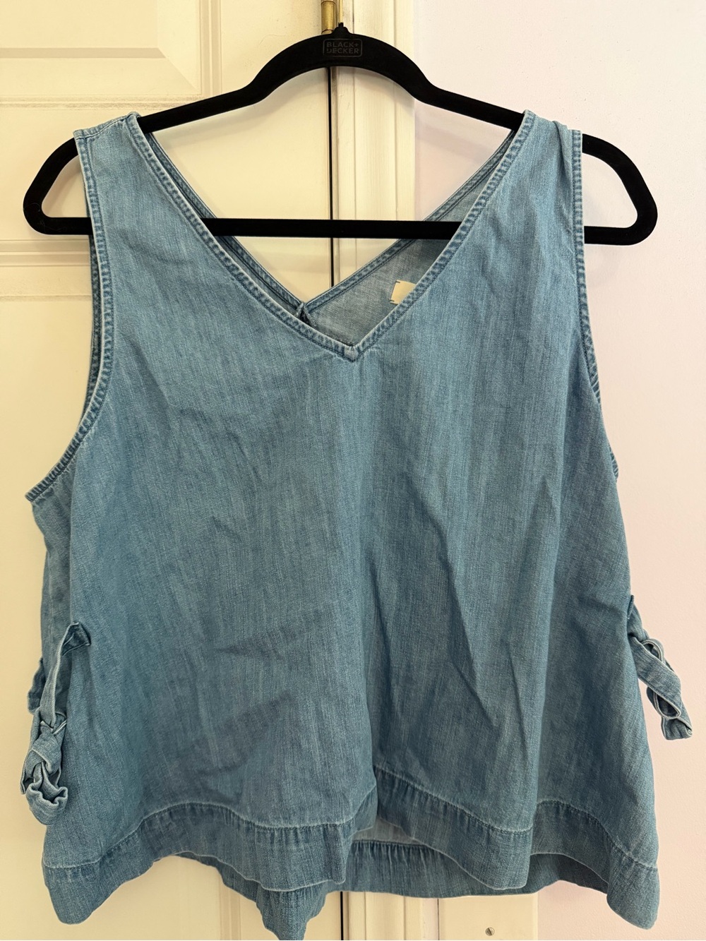 Madewell Light Blue Denim V-Neck Sleeveless Tank